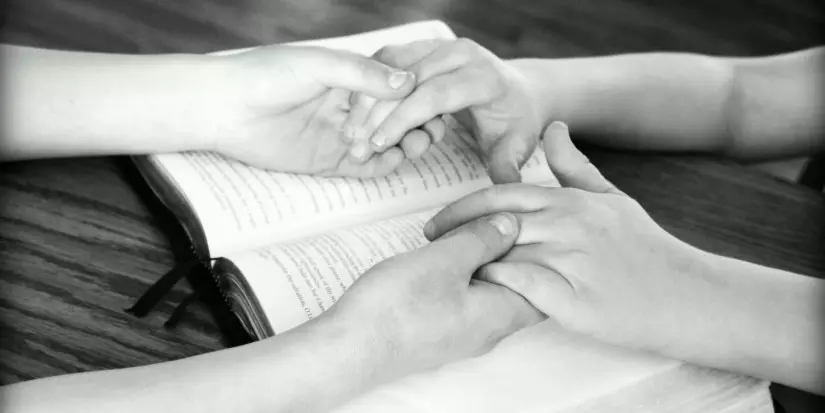 Buß- und Bettag, betende Hände (Bildquelle: Godsgirl_madi, Pixabay)