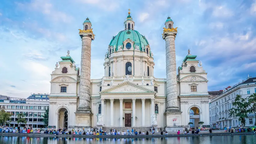 Symbolbild Feiertage Österreich - Karslkirche Wien (Quelle: Leonhard_Niederwimmer, Pixabay)